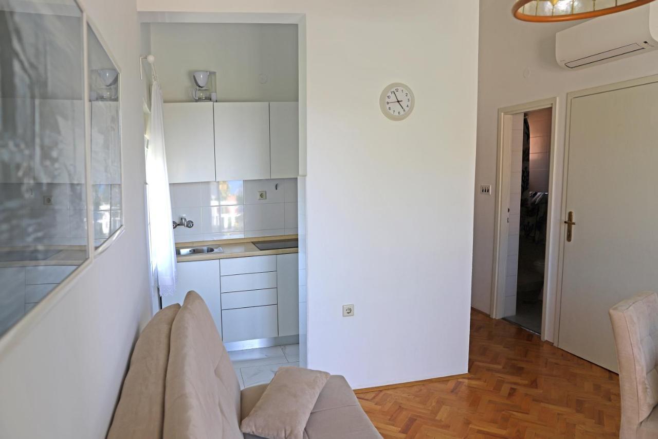 Apartment Hudan Malinska Eksteriør bilde