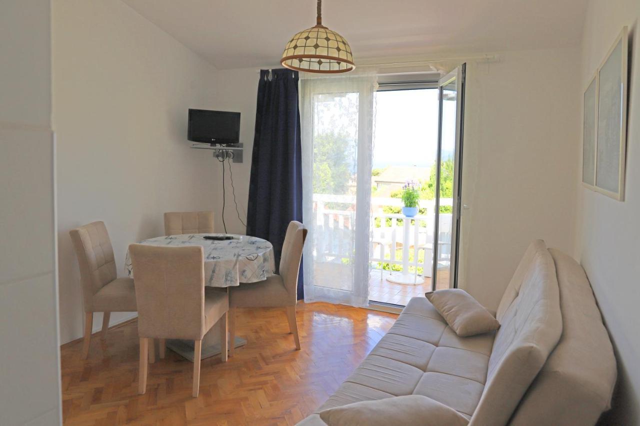 Apartment Hudan Malinska Eksteriør bilde