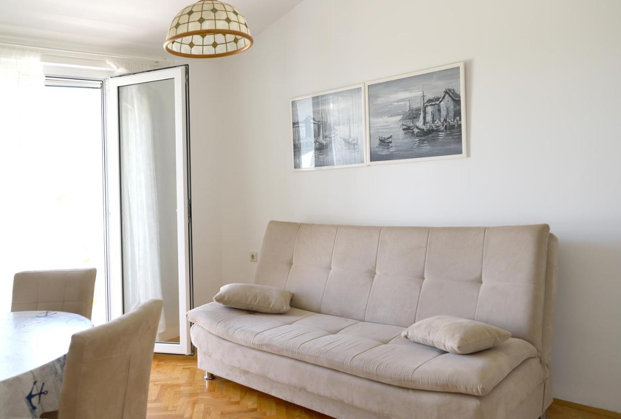 Apartment Hudan Malinska Eksteriør bilde