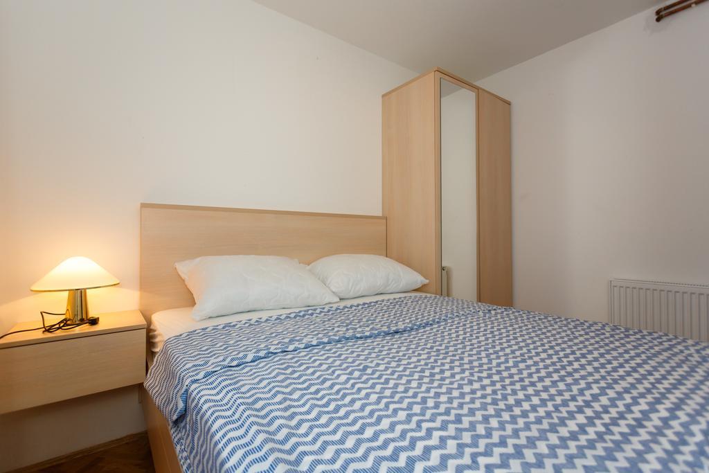 Apartment Hudan Malinska Eksteriør bilde